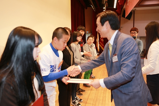 송파·롯데장학재단 2016년 상반기 제1기‘푸른소나무장학생’
84명에게 장학금을 지급하였습니다.
